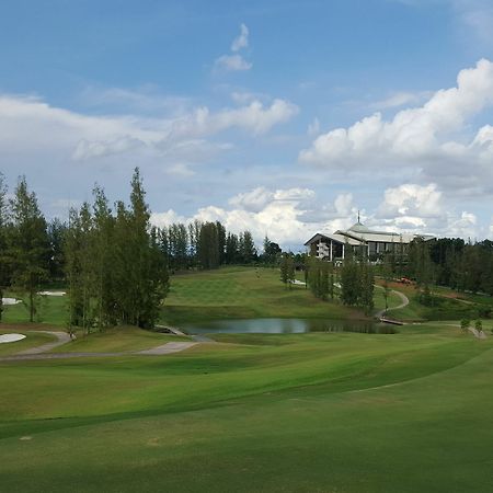 Austin Heights Golf & Hotel Resort ยะโฮร์บาห์รู ภายนอก รูปภาพ